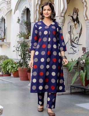 Women Printed Regular Pure Cotton Kurta with Trousers 1
