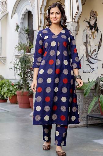 Women Printed Regular Pure Cotton Kurta with Trousers