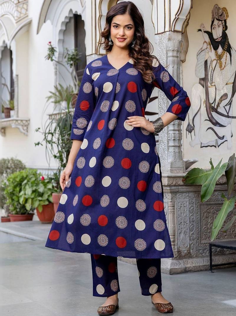 Women Printed Regular Pure Cotton Kurta with Trousers