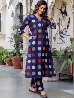 Women Printed Regular Pure Cotton Kurta with Trousers 4