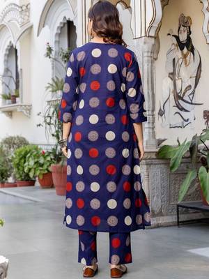Women Printed Regular Pure Cotton Kurta with Trousers 5