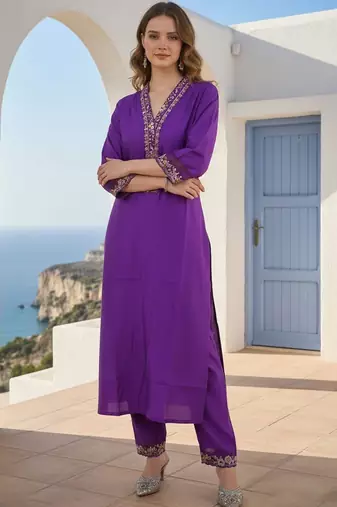 Women Ethnic Motifs Embroidered Regular Thread Work Liva Kurta with Trousers