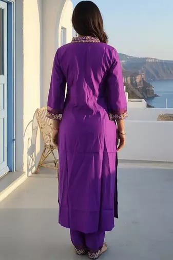 Women Ethnic Motifs Embroidered Regular Thread Work Liva Kurta with Trousers
