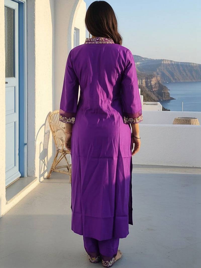 Women Ethnic Motifs Embroidered Regular Thread Work Liva Kurta with Trousers
