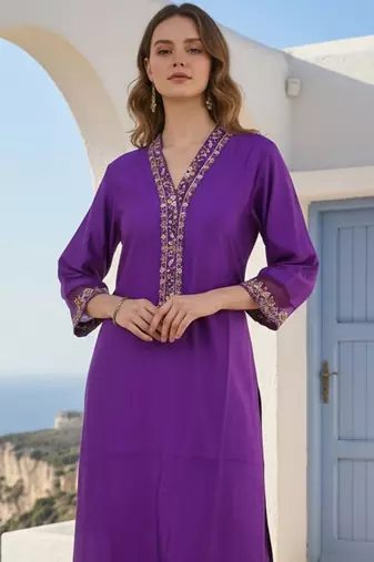 Women Ethnic Motifs Embroidered Regular Thread Work Liva Kurta with Trousers