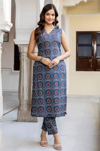 Women Printed Regular Pure Cotton Kurta with Trousers