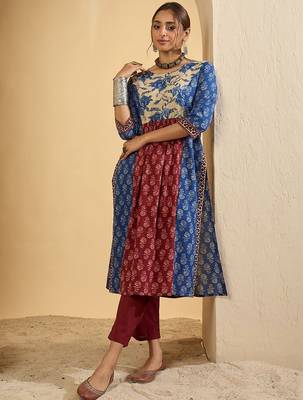 Women Floral Printed Panelled Pure Cotton Kurta with Trousers 2
