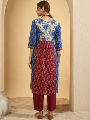Women Floral Printed Panelled Pure Cotton Kurta with Trousers 4
