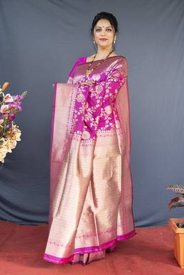 Rani pink banarasi silk blend saree with floral zari weaving 3