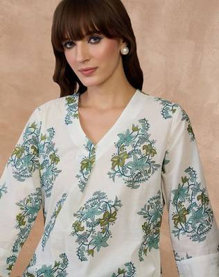Women Floral Printed Regular Pure Cotton Kurta with Trousers 1