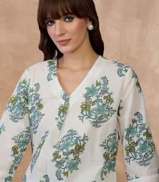 Women Floral Printed Regular Pure Cotton Kurta with Trousers
