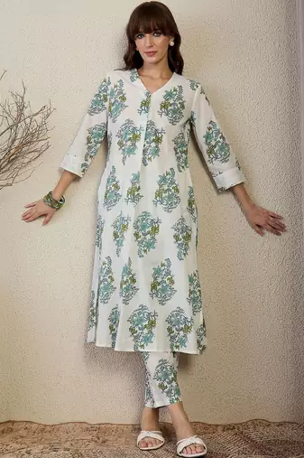 Women Floral Printed Regular Pure Cotton Kurta with Trousers