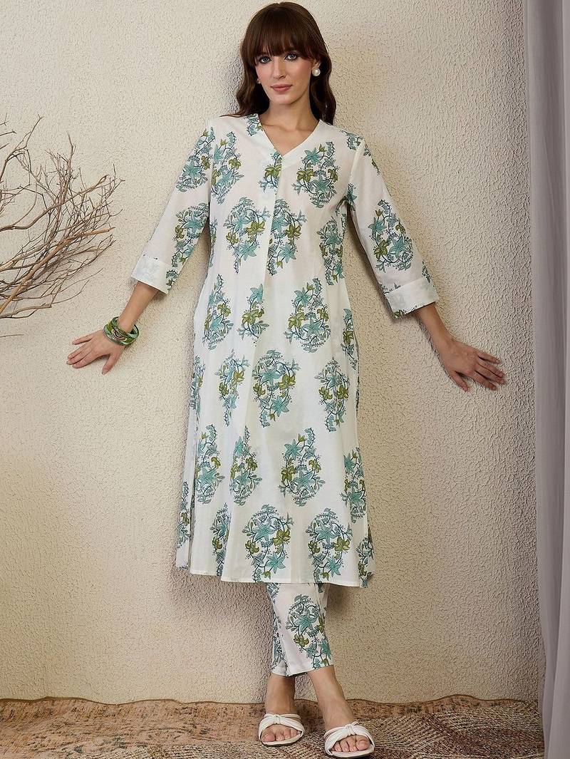 Women Floral Printed Regular Pure Cotton Kurta with Trousers