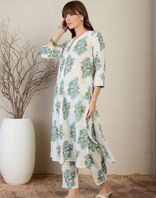 Women Floral Printed Regular Pure Cotton Kurta with Trousers 3