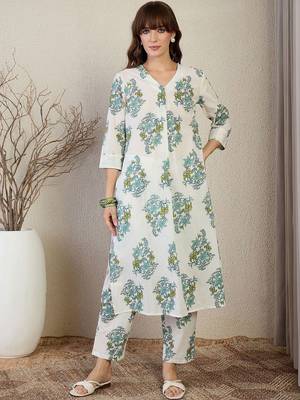 Women Floral Printed Regular Pure Cotton Kurta with Trousers 4