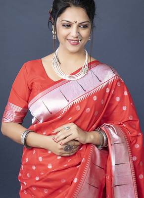Red silk blend saree with silver zari booti & traditional floral pallu 4