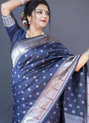 Navy blue silk blend saree with silver zari booti & traditional floral pallu 3