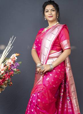 Rani pink silk blend saree with silver zari booti & traditional floral pallu 4