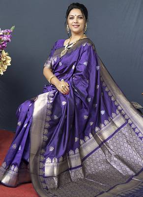 Violet banarasi silk blend saree with silver zari border & woven pallu 3