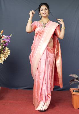 Baby pink banarasi silk blend saree with silver zari border & woven pallu 1