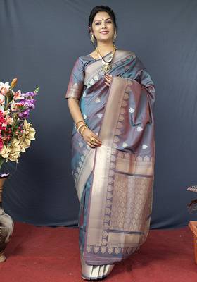 Grey banarasi silk blend saree with silver zari border & woven pallu 2