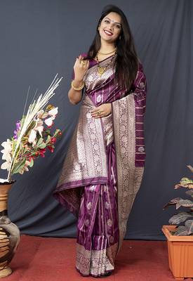 Wine banarasi silk blend saree with zari border & woven pallu 3