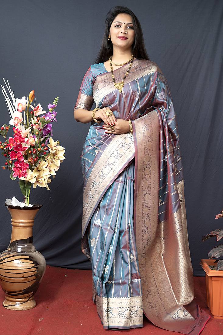 Grey banarasi silk blend saree with zari border & woven pallu