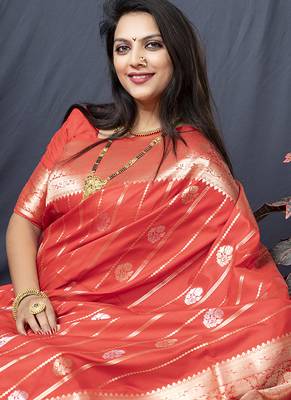 Red banarasi silk blend saree with zari border & woven pallu 4