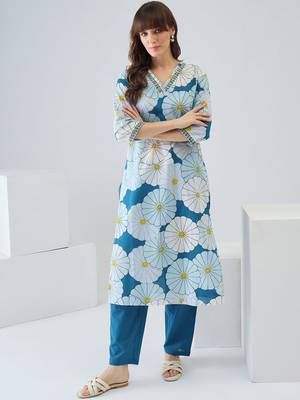 Women Floral Printed Regular Thread Work Pure Cotton Kurta with Trousers 1