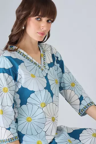 Women Floral Printed Regular Thread Work Pure Cotton Kurta with Trousers