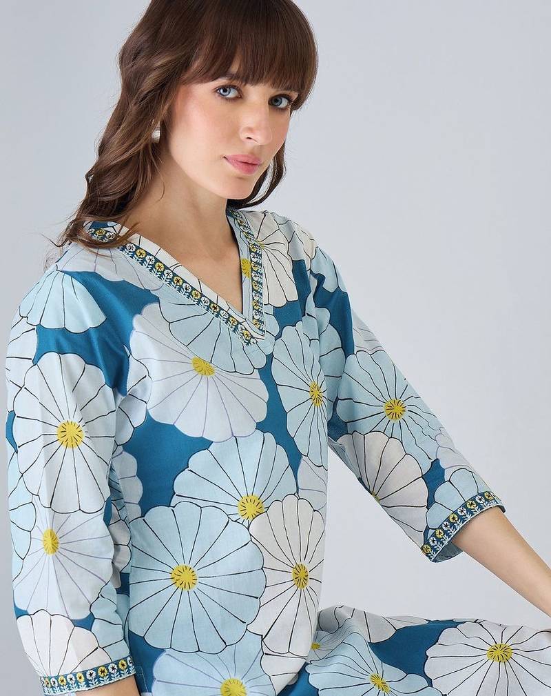 Women Floral Printed Regular Thread Work Pure Cotton Kurta with Trousers