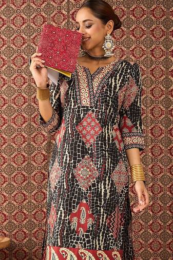 Women Ethnic Motif Printed Pure Cotton Straight Kurta Trousers Set