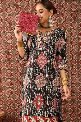 Women Ethnic Motif Printed Pure Cotton Straight Kurta Trousers Set