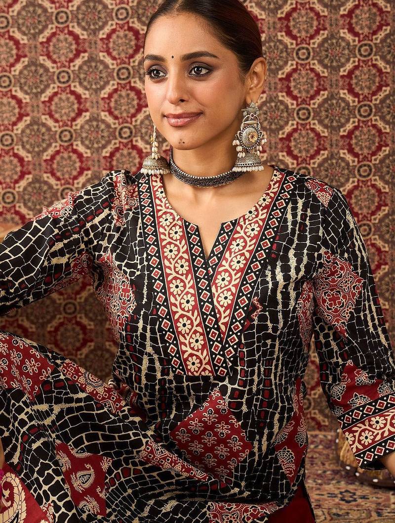 Women Ethnic Motif Printed Pure Cotton Straight Kurta Trousers Set