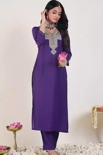 Women Ethnic Motifs Embroidered Regular Thread Work Kurta with Trousers
