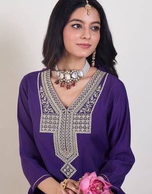 Women Ethnic Motifs Embroidered Regular Thread Work Kurta with Trousers 2