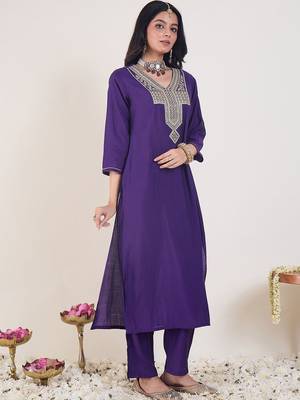 Women Ethnic Motifs Embroidered Regular Thread Work Kurta with Trousers 3