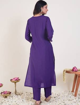 Women Ethnic Motifs Embroidered Regular Thread Work Kurta with Trousers 4