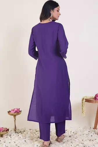 Women Ethnic Motifs Embroidered Regular Thread Work Kurta with Trousers