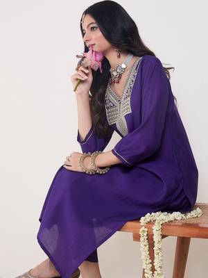 Women Ethnic Motifs Embroidered Regular Thread Work Kurta with Trousers 5