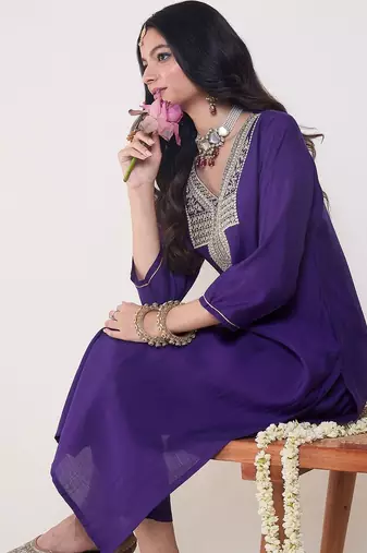Women Ethnic Motifs Embroidered Regular Thread Work Kurta with Trousers