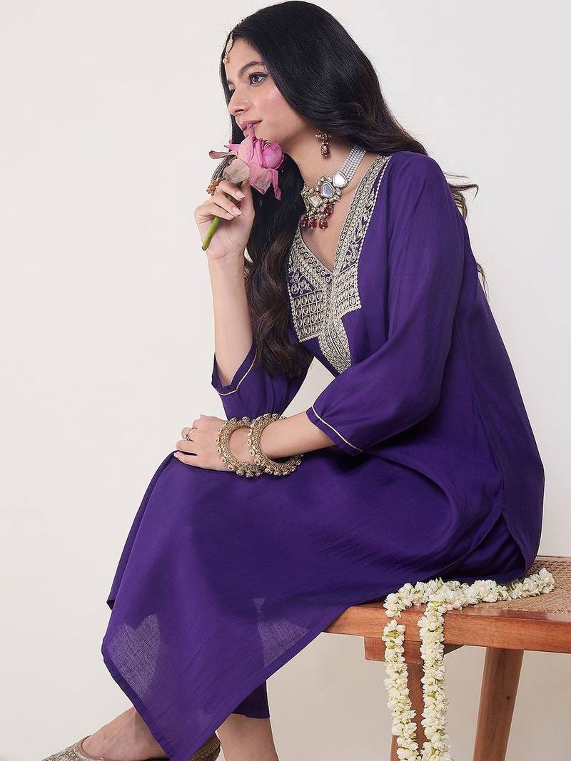Women Ethnic Motifs Embroidered Regular Thread Work Kurta with Trousers
