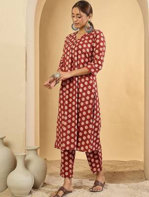 Women Printed Regular Pure Cotton Kurta with Trousers 3