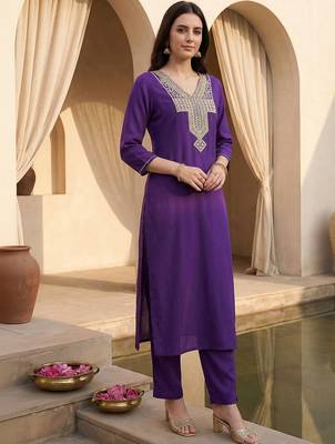 Women Ethnic Motifs Embroidered Regular Kurta with Trousers 2