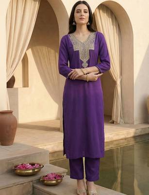 Women Ethnic Motifs Embroidered Regular Kurta with Trousers 4