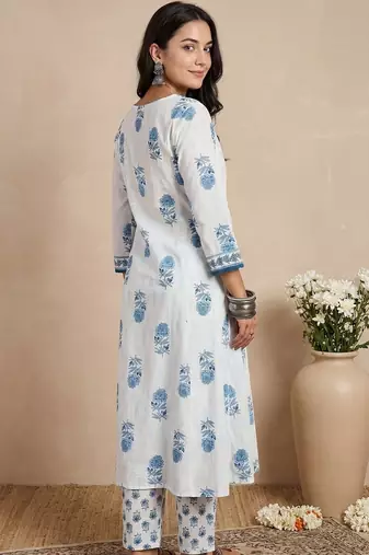 Women Floral Printed Regular Pure Cotton Kurta with Trousers