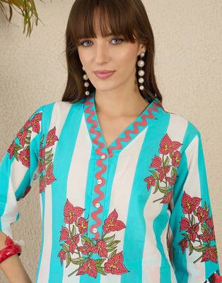 Floral Screen Printed V-Neck Pure Cotton Straight Kurta With Trousers 1