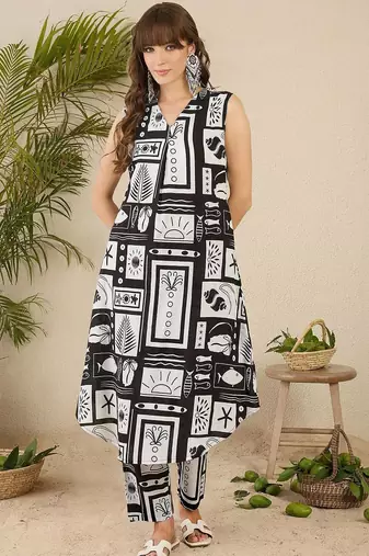 Women Geometric Printed Aline Calf Length Kurta with Trousers