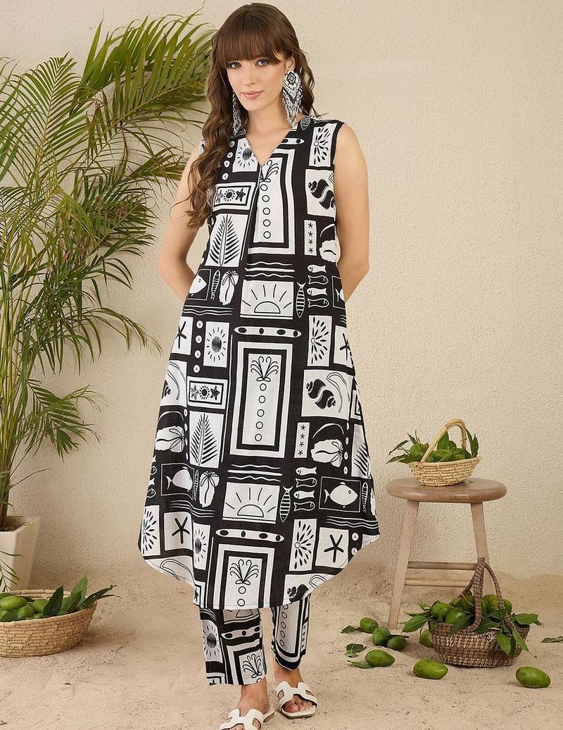 Women Geometric Printed Aline Calf Length Kurta with Trousers