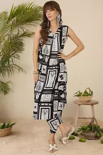 Women Geometric Printed Aline Calf Length Kurta with Trousers